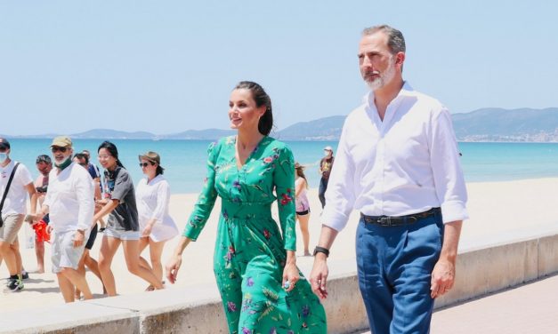 Los Reyes visitan Mallorca para fomentar e interesarse por el turismo