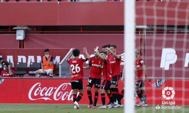 El RCD Mallorca multiplica sus opciones de permanencia tras un merecido triunfo ante el Levante (2-0)