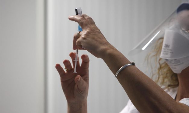 Baleares comenzará a administrar este jueves la tercera dosis de la vacuna en las residencias