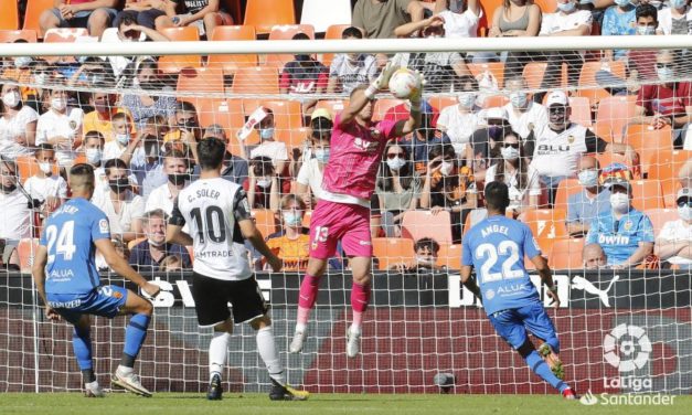 El Mallorca pierde dos puntos en Valencia tras encajar dos goles en el descuento (2-2)