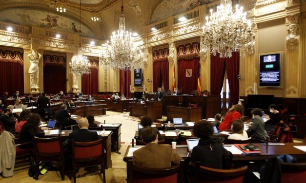 El incremento de casos de Covid y la huelga en SFM, a debate el martes en el pleno del Parlament