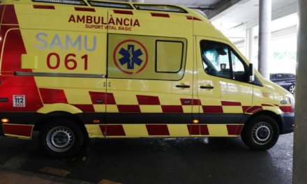 Dos mujeres resultan heridas por una colisión frontal entre sus dos coches en Alcúdia