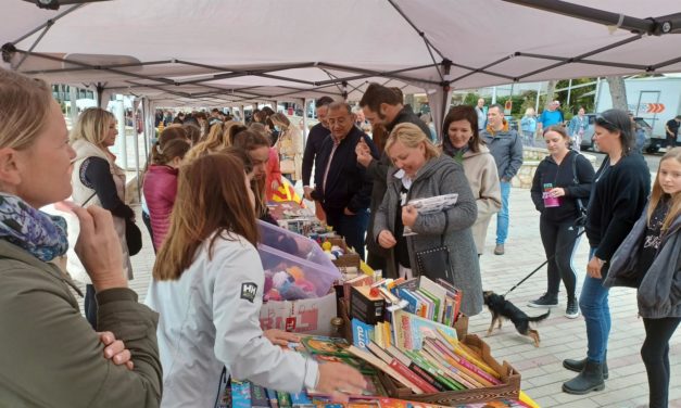 Calvià celebra el Día del Libro con paradas de venta de libros y rosas y actividades para todos los públicos