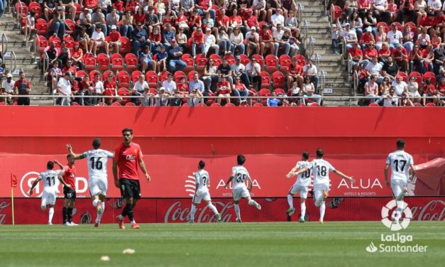 El Mallorca hace el ridículo ante el Granada en el partido más importante y huele a Segunda (2-6)