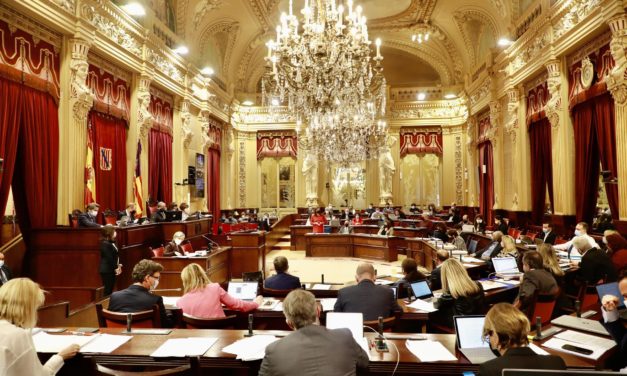Los grupos del Pacte rechazan realizar la sesión de control al Govern durante el pleno del Parlament