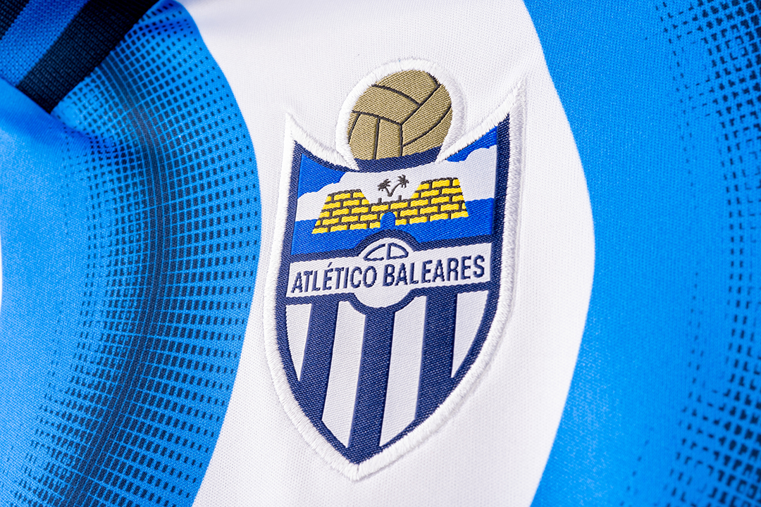 Primera equipación Atlético Baleares 2022-23