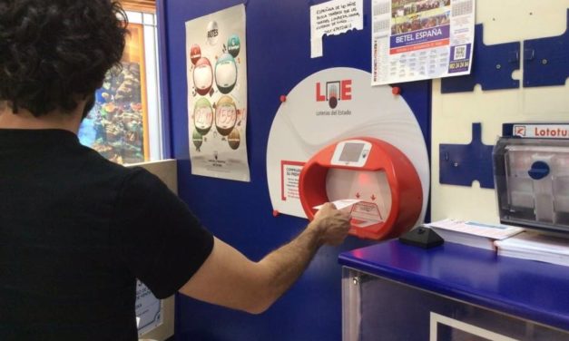 Una papelería del Arenal vendió ‘El Gordo’ de la Lotería de Navidad en un décimo de máquina: “Estoy que no quepo en mí”