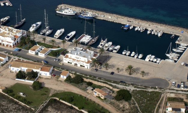 El TSJIB confirma una multa de 676.000 euros por explotar turísticamente camarotes del Port de la Savina