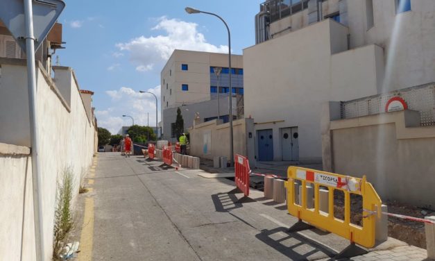 Arrancan las obras de accesibilidad en el entorno del Hospital Sant Joan de Déu y el paseo de Cala Gamba