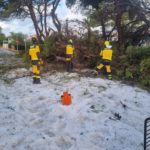 La tormenta deja en Menorca inundaciones y árboles caídos.