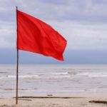 Bandera roja, playa Mallorca.