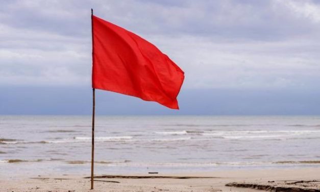 Señalizan con bandera roja la playa de Can Pere Antoni por los vertidos de aguas mixtas