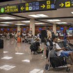 Sala de espera de un aeropuerto.