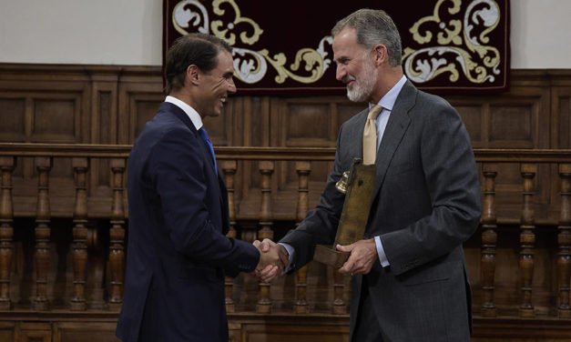 El Rey Felipe VI entrega al tenista mallorquín Rafa Nadal del V Galardón Camino Real