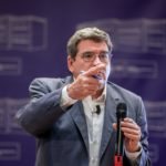 Escrivá hablando