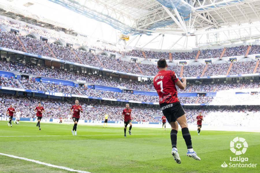 Alegría de Muriqi en el Bernabéu tras su gol.