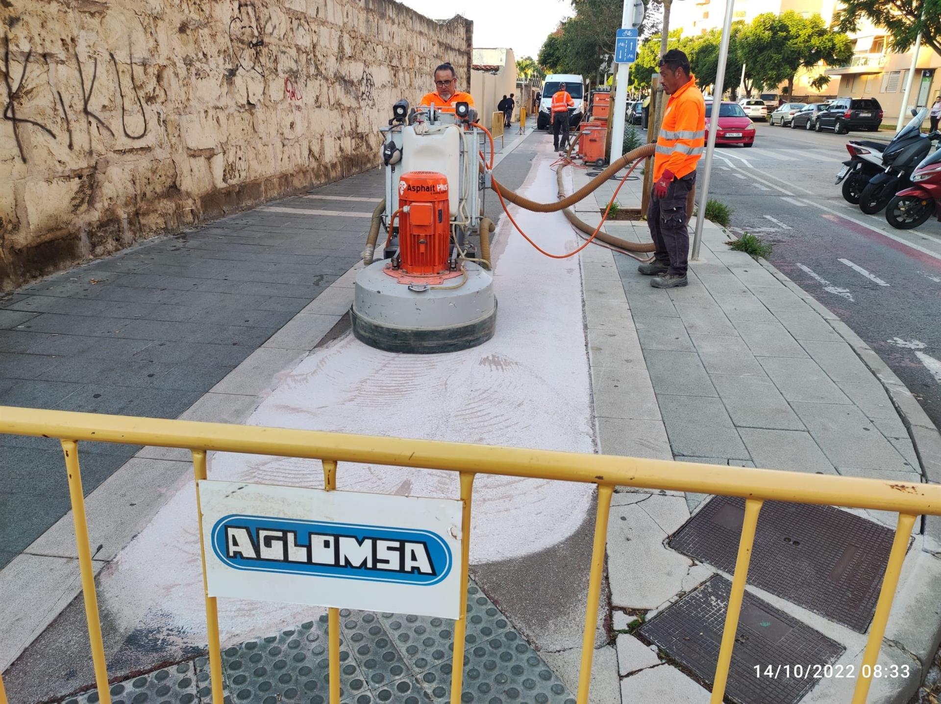 Eliminación del antiguo carril bici.