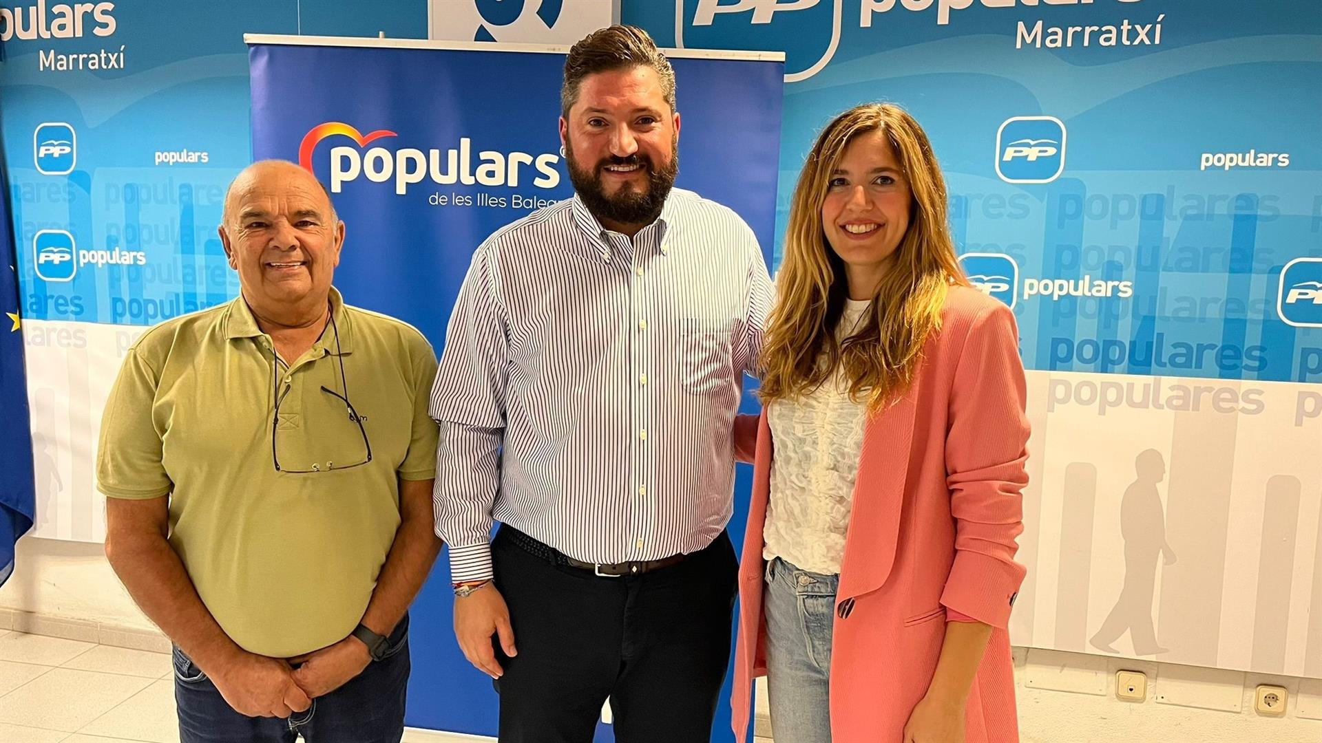 Jaume Llompart, en el centro de la imagen, junto a Sebastià Frau y Odette Torres. - PP