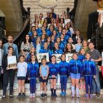 El Ayuntamiento de Palma homenajea al Club Mediterránea de natación por sus éxitos deportivos.