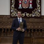 El tenista Rafa Nadal tras recibir el ‘Premio Camino Real’ por parte del Rey, durante la V edición, en el Paraninfo de la Universidad de Alcalá, a 20 de septiembre de 2022, en Alcalá de Henares, Madrid (España). - Jesús Hellín - Europa Press