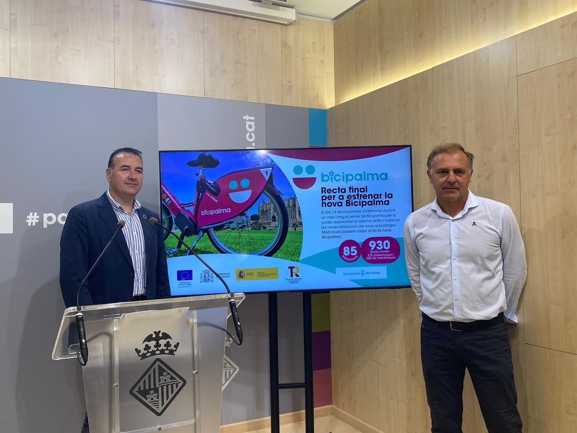 El regidor de movilidad, Francesc Dalmau, junto al gerente del SMAP, Pedro Manera, en rueda de prensa - EUROPA PRESS
