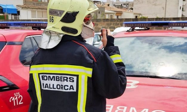 Bomberos de Mallorca sofocan un incendio en el Escorxador de Muro