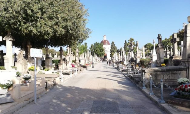Unas 30.000 personas visitan el cementerio de Palma en la festividad de Todos los Santos y los días previos