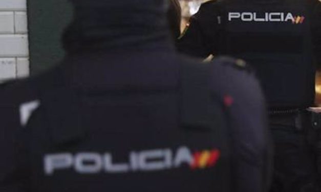 La Policía Nacional localiza y detiene en Palma a tres menores por el robo de patinetes eléctricos