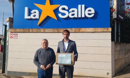 Hazte Oír y Valores en Baleares entregan más de 34.000 firmas para pedir el cese de la profesora de La Salle