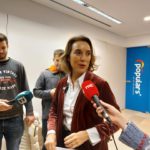 La secretaria general del PP, Cuca Gamarra, en declaraciones a los medios de comunicación. - EUROPA PRESS