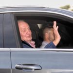 El Rey emérito Juan Carlos I a su salida de Madrid con dirección Abu Dabi tras su visita a España, a 23 de mayo de 2022, en Madrid (España). - Eduardo Parra - Europa Press - Archivo