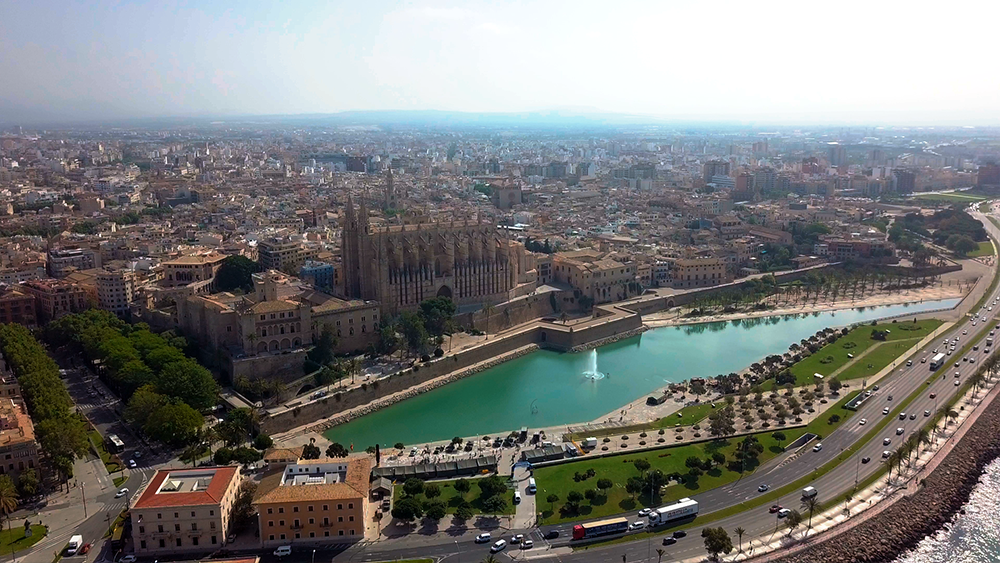 Vista aérea del Palacio de la Almudaina.