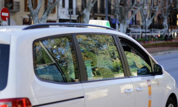 Uber asegura que se han registrado 50 taxis en la plataforma el primer día en Mallorca