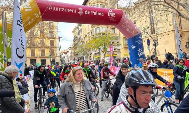 Más de 5.000 personas participan en la Diada Ciclista de Sant Sebastià, según el Ayuntamiento