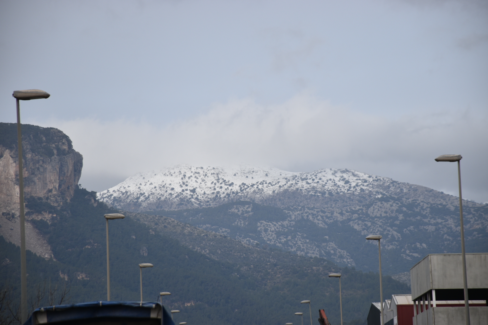 Nieve en las cumbres de la Serra de Tramuntana (Baleares).