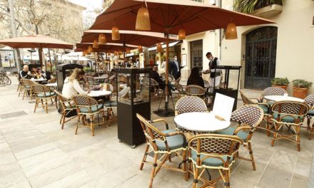 El convenio de Hostelería de Baleares fija un aumento salarial del 5% en 2023 y del 3,3% en 2024