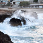 Oleaje durante un temporal en Cala Sant Vicenç (Mallorca). - EUROPA PRESS - Archivo