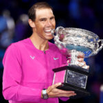 El mallorquín Rafa Nadal quiere volver a morder el trofeo de campeón del Australian Open.