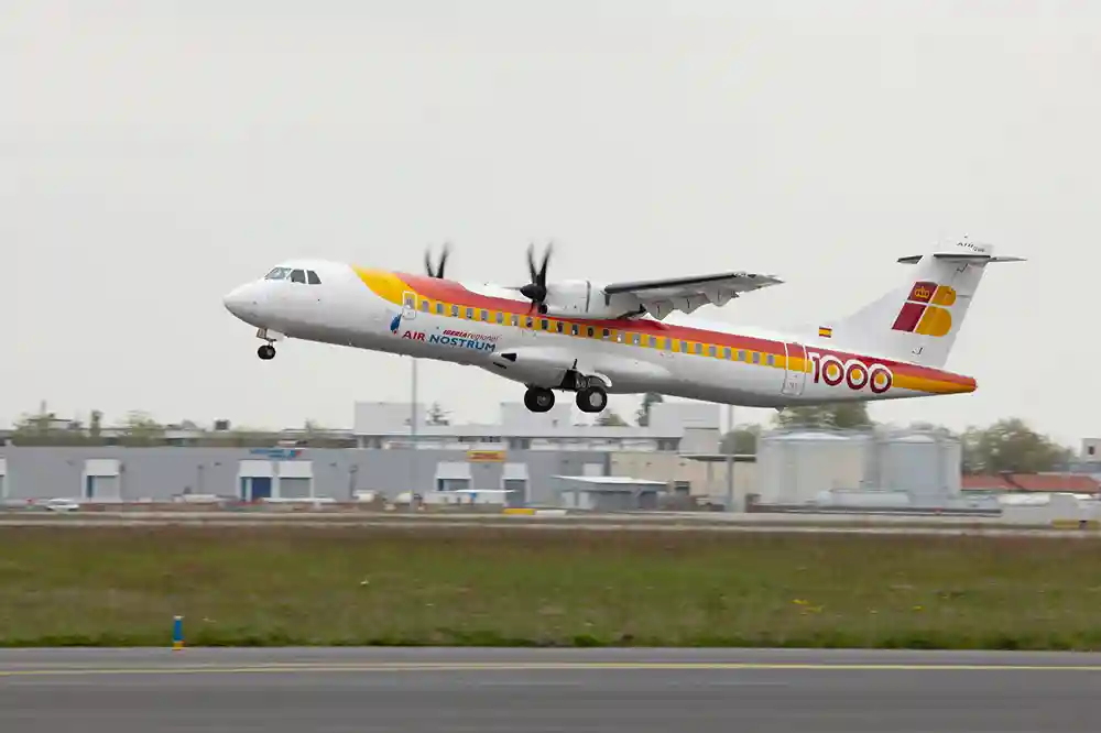 La aerolínea Air Nostrum ha lanzado una campaña promocional para rutas interislas desde 14,8 euros para las conexiones entre Mallorca e Ibiza y Menorca.