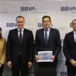 (De izquierda a derecha) El director de la Territorial Este de BBVA, David Conde; el economista jefe para España de BBVA Research, Miguel Cardoso, y el director regional banca de empresas y corporaciones, Antonio Carreto - BBVA