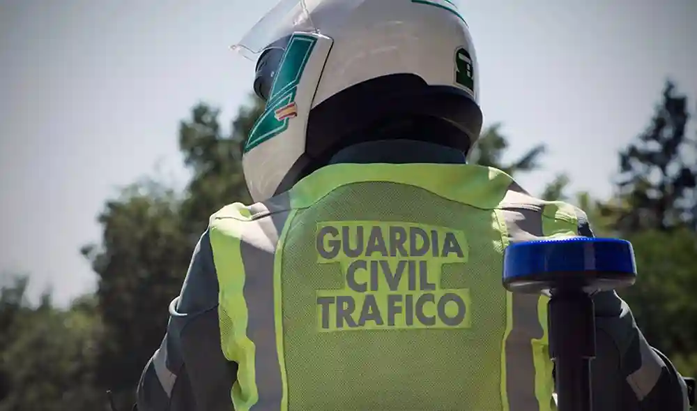 La Guardia Civil, siempre pendiente de ayudar a la ciudadanía.