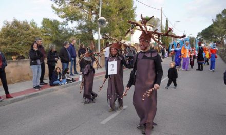 Sa Rua de Marratxí inicia las fiestas de carnaval de Mallorca con una participación multitudinaria