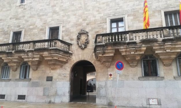 Piden nueve años de cárcel a tres hombres por usar billetes falsos y ‘colarlos’ en compras en Mallorca