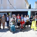 La presidenta del Consell de Mallorca, Catalina Cladera, y la consellera insular de Derechos Sociales y presidenta del IMAS, Sofia Alonso, participan en el 45 aniversario de la Llar dels Ancians - CONSELL DE MALLORCA