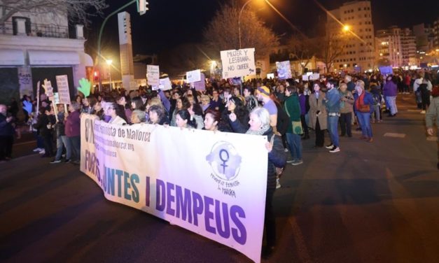 Escasa participación ciudadana en las dos manifestaciones para conmemorar el 8M en Palma