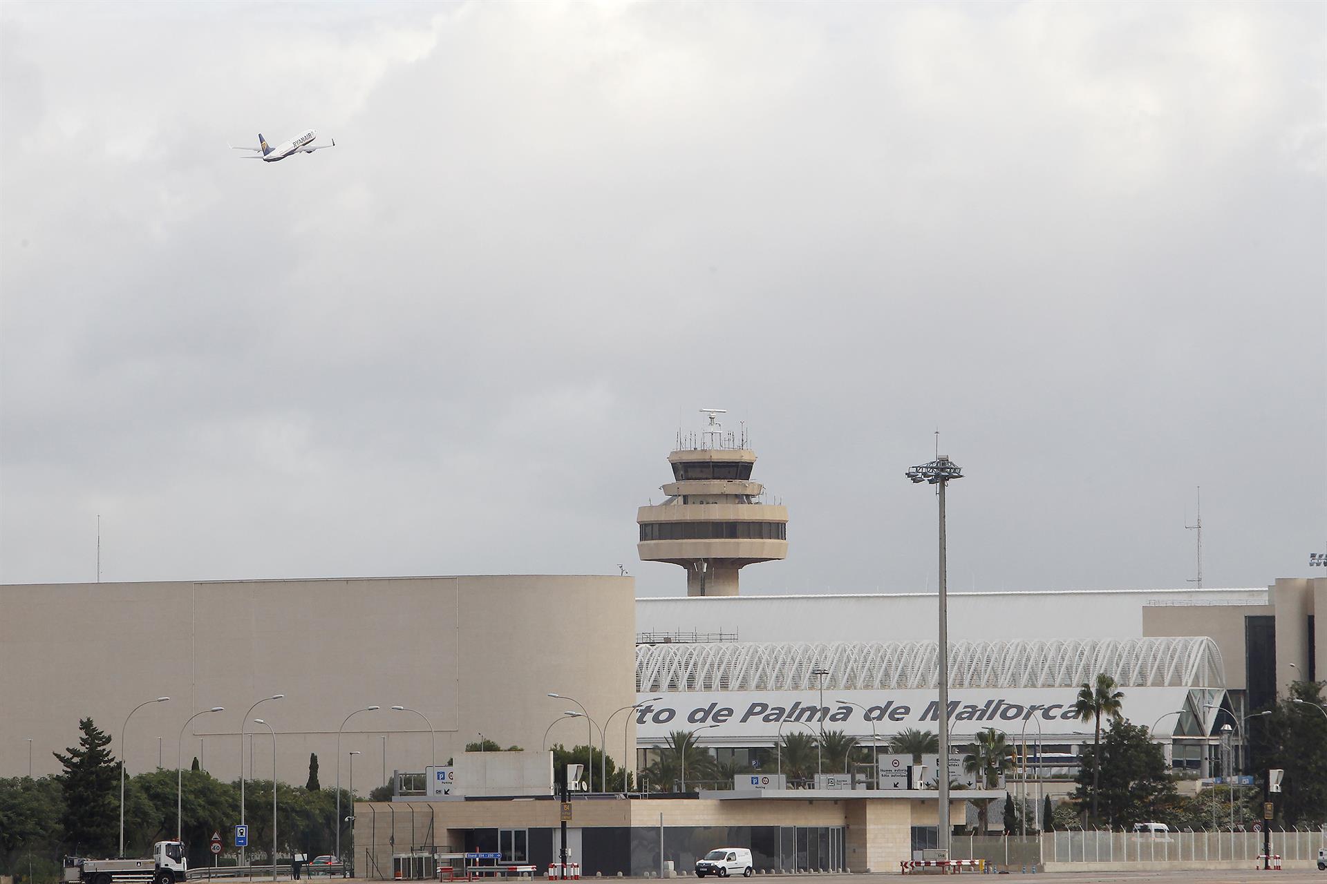 Vista general del aeropuerto de Palma. Archivo. - Isaac Buj - Europa Press - Archivo