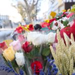 Archivo - Ramos de flores preparados en un puesto en la plaza de Tirso de Molina, a 14 de enero de 2023, en Madrid - Jesús Hellín - Europa Press - Archivo