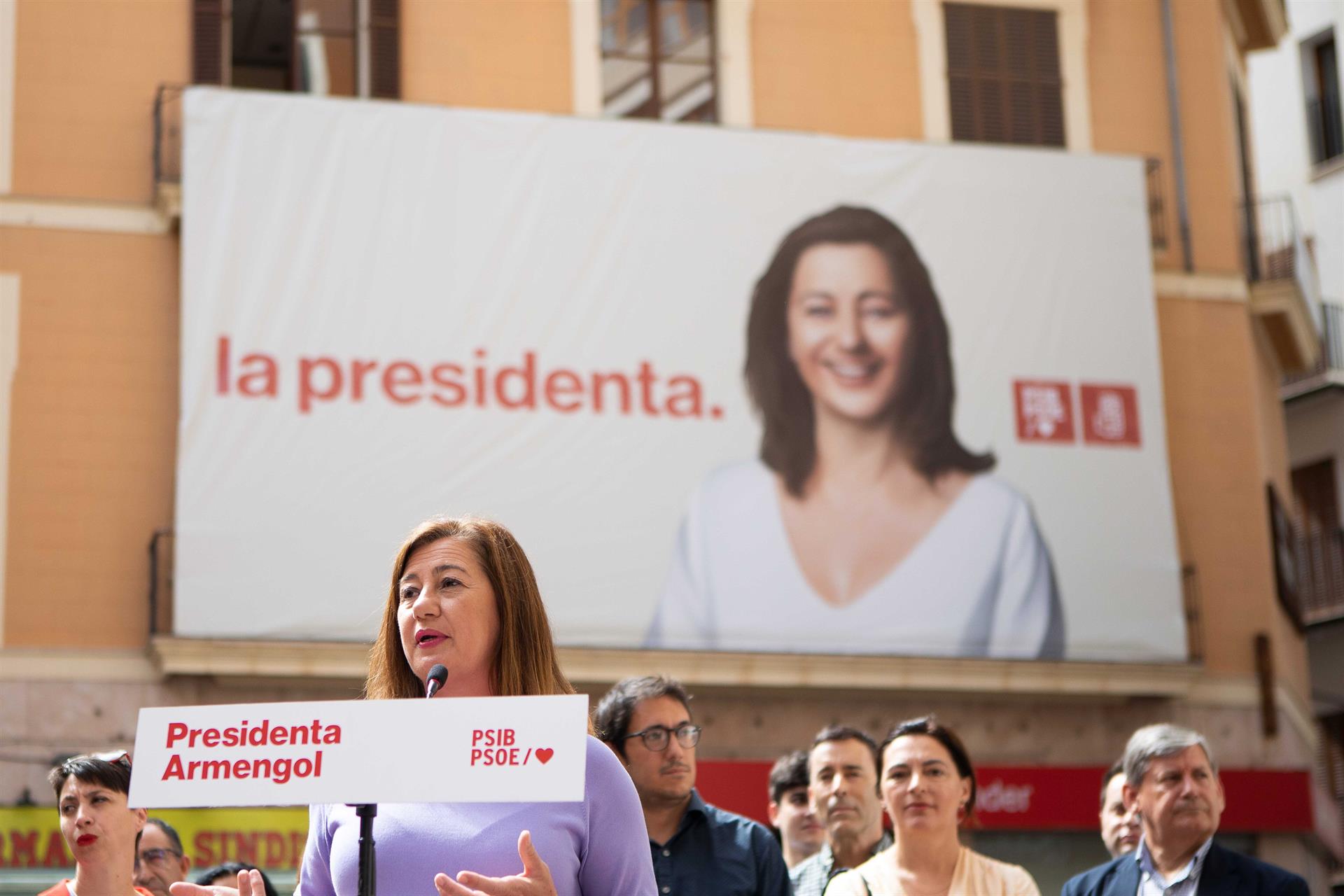 La secretaria general del PSIB-PSOE, presidenta del Govern y candidata a la reelección, Francina Armengol, en rueda de prensa - PSIB-PSOE