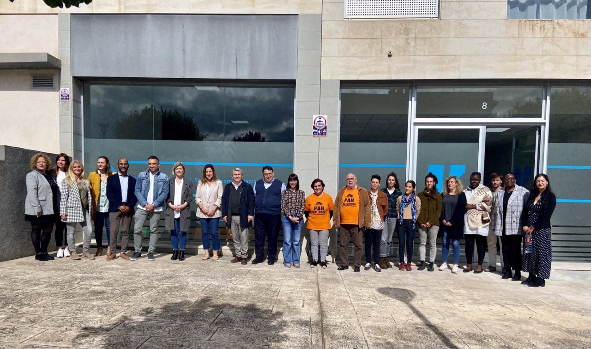 El IMAS y el Ibavi ponen en marcha la primera Oficina Insular de Vivienda Social. El Instituto Mallorquín de Asuntos Sociales (IMAS), del consell de Mallorca, y el Instituto Balear de la Vivienda (Ibavi), del Govern, han puesto en marcha la primera Oficina Insular de Vivienda Social, un recurso que ofrecerá asesoramiento y gestionará una red de plazas de alojamiento transitorio para dar cobertura a emergencias temporales. POLITICA ESPAÑA EUROPA ISLAS BALEARES AUTONOMÍAS CONSELL DE MALLORCA