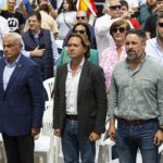 El presidente de Vox, Santiago Abascal (2d), y el de Vox Baleares, Jorge Campos (c), durante un acto de precampaña, en el Parc de sa Feixina - Tomás Moyá - Europa Press